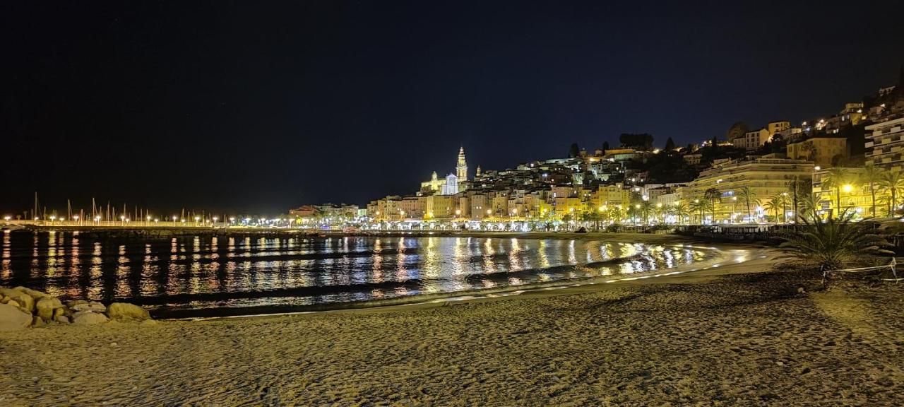 MENTON Studio au BORD DE MER Balcon, Calme, Dernier étage avec Ascenseur et Climatisation Extérieur photo